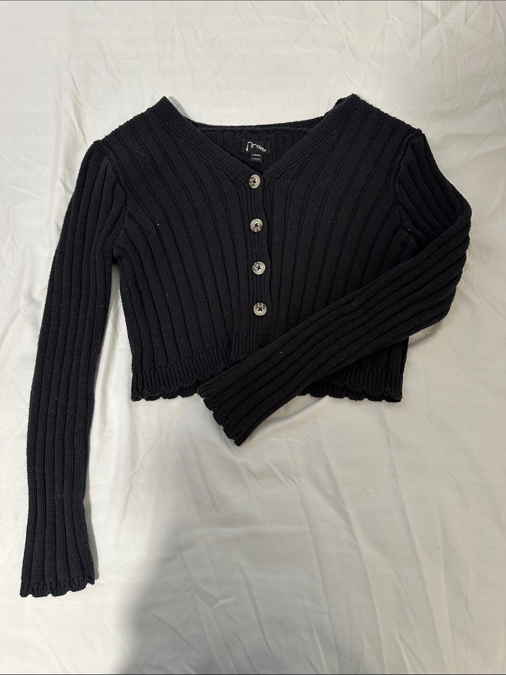 Black Ribbed Button-Front Cropped Cardigan - Picture 2 of 7